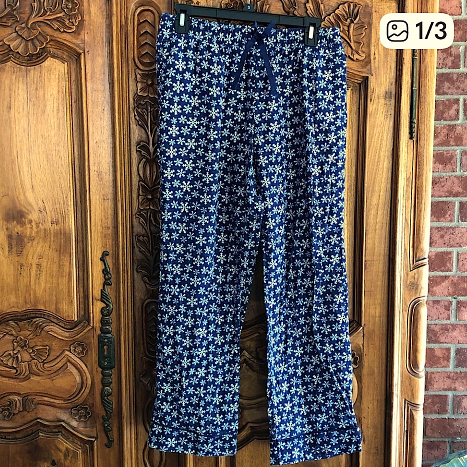 New Directions Navy And White Snowflake Pajama Pants